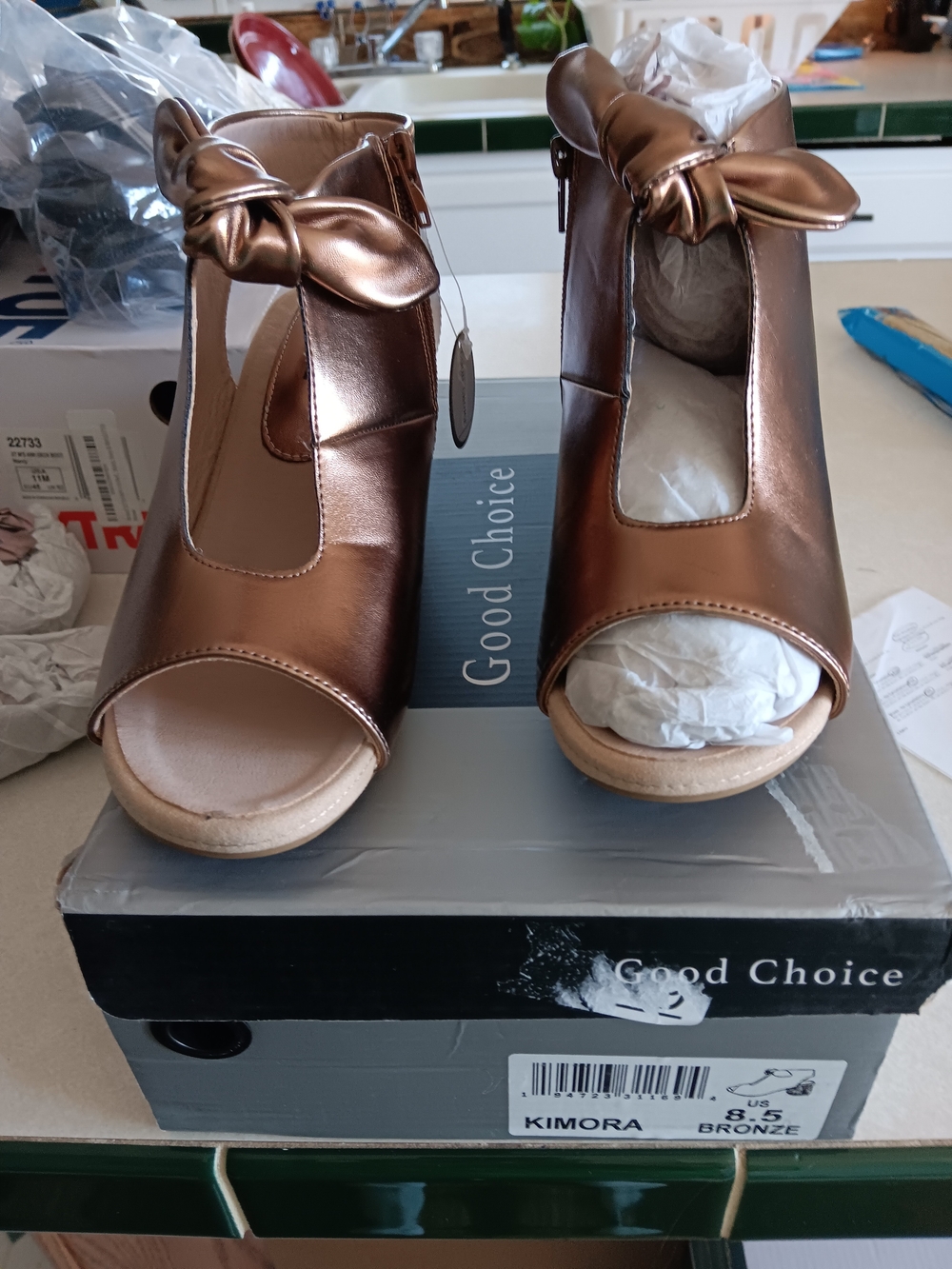 Good Choice Bronze Sandles Size 8.5 Womens